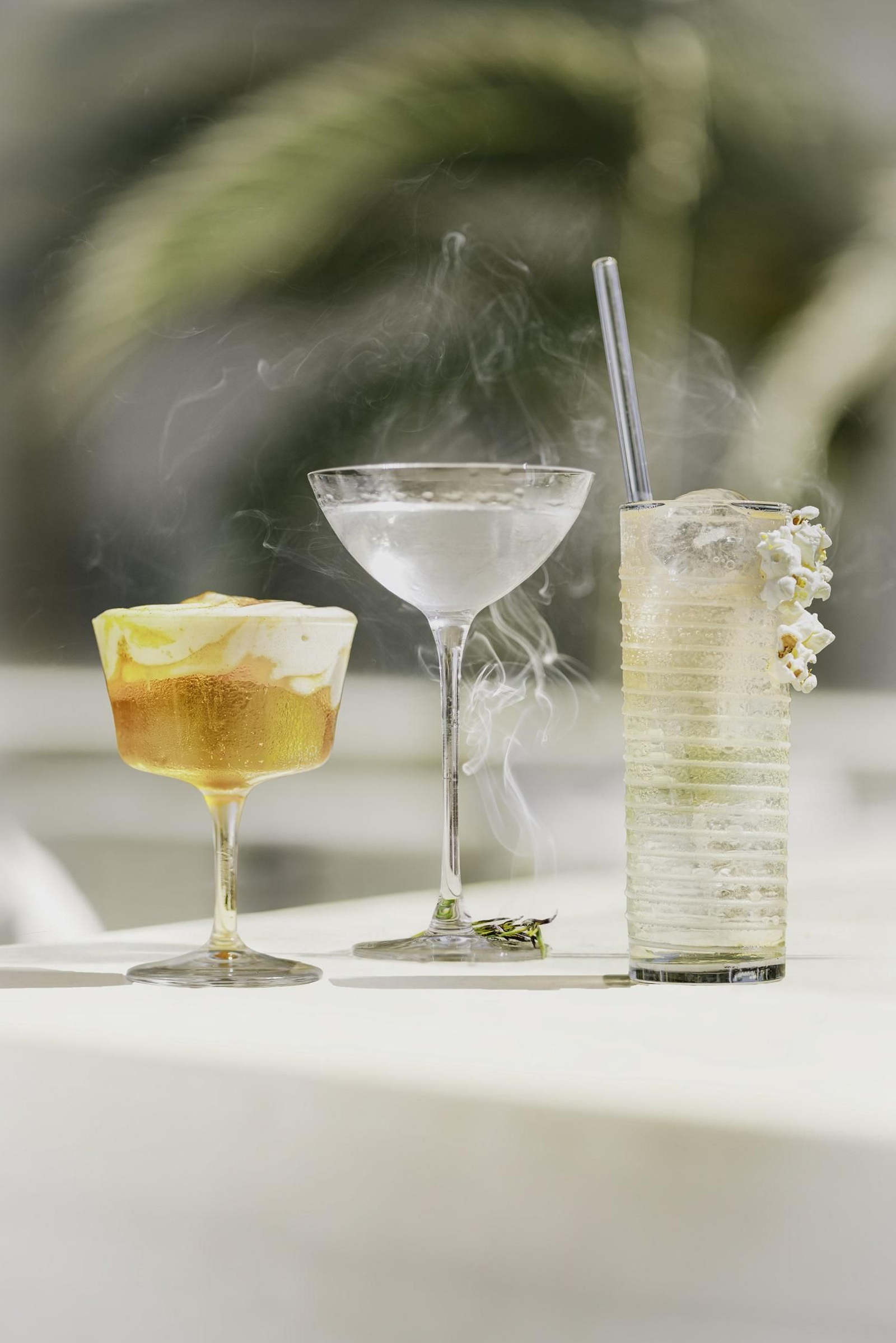 De izquierda a derecha: Abuela María, Genovés y Sesión de las 5