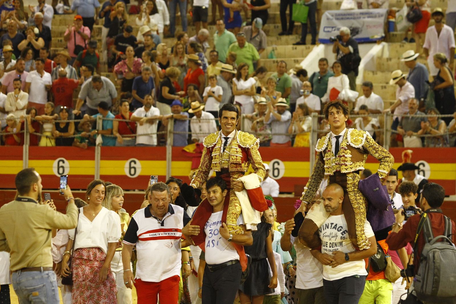 Emilio de Justo y Roca Rey salieron a hombros.