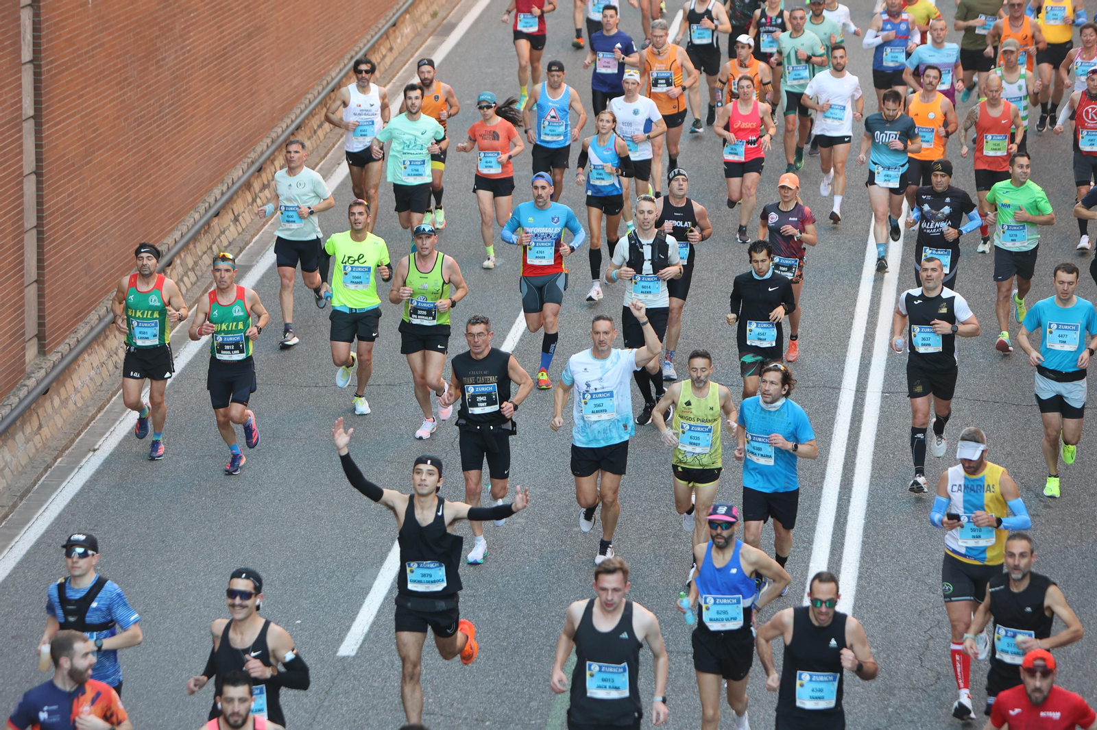Búscate en la Zurich maratón de Sevilla