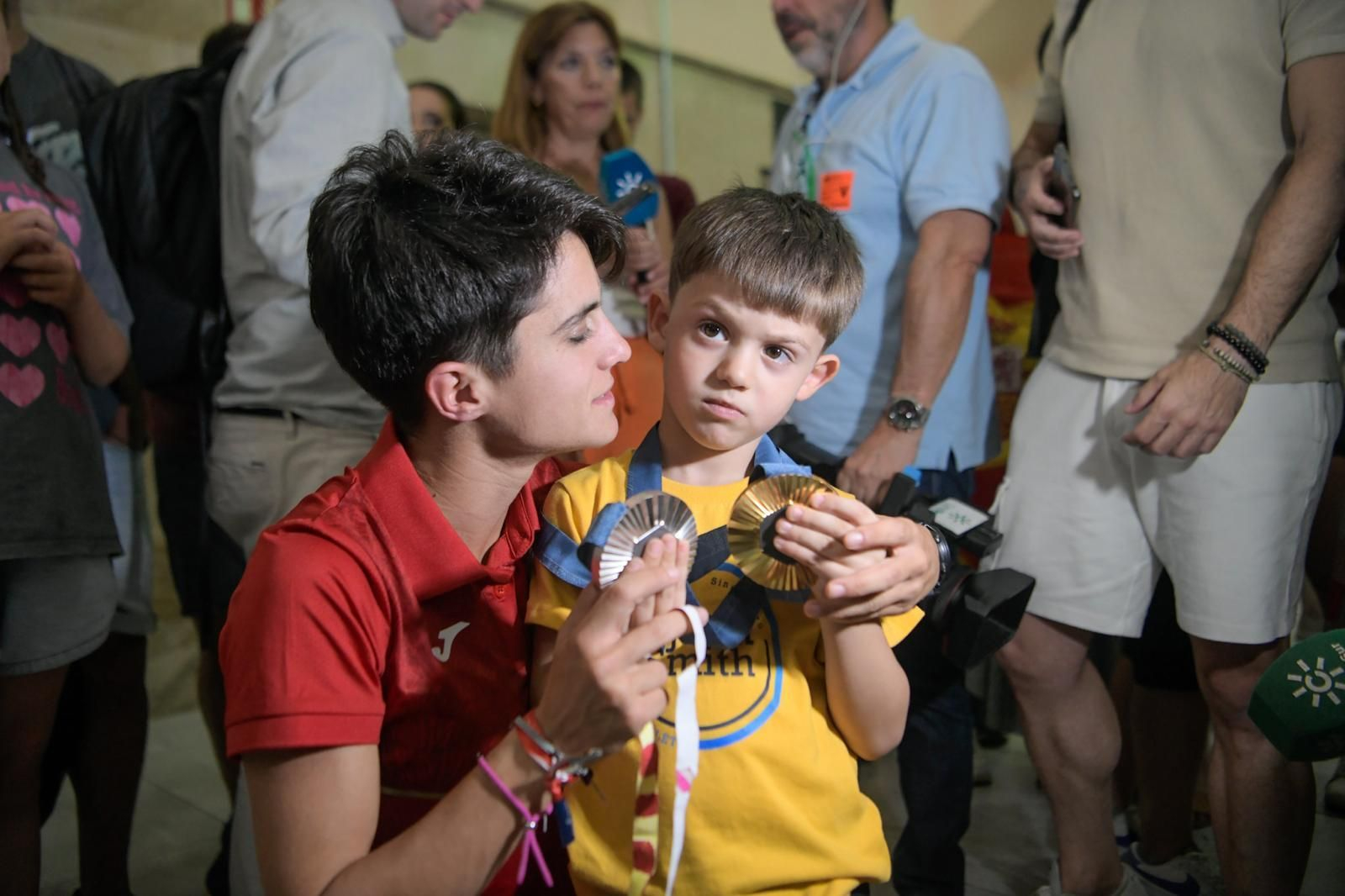 Granada recibe a la campeona María Pérez, en imágenes