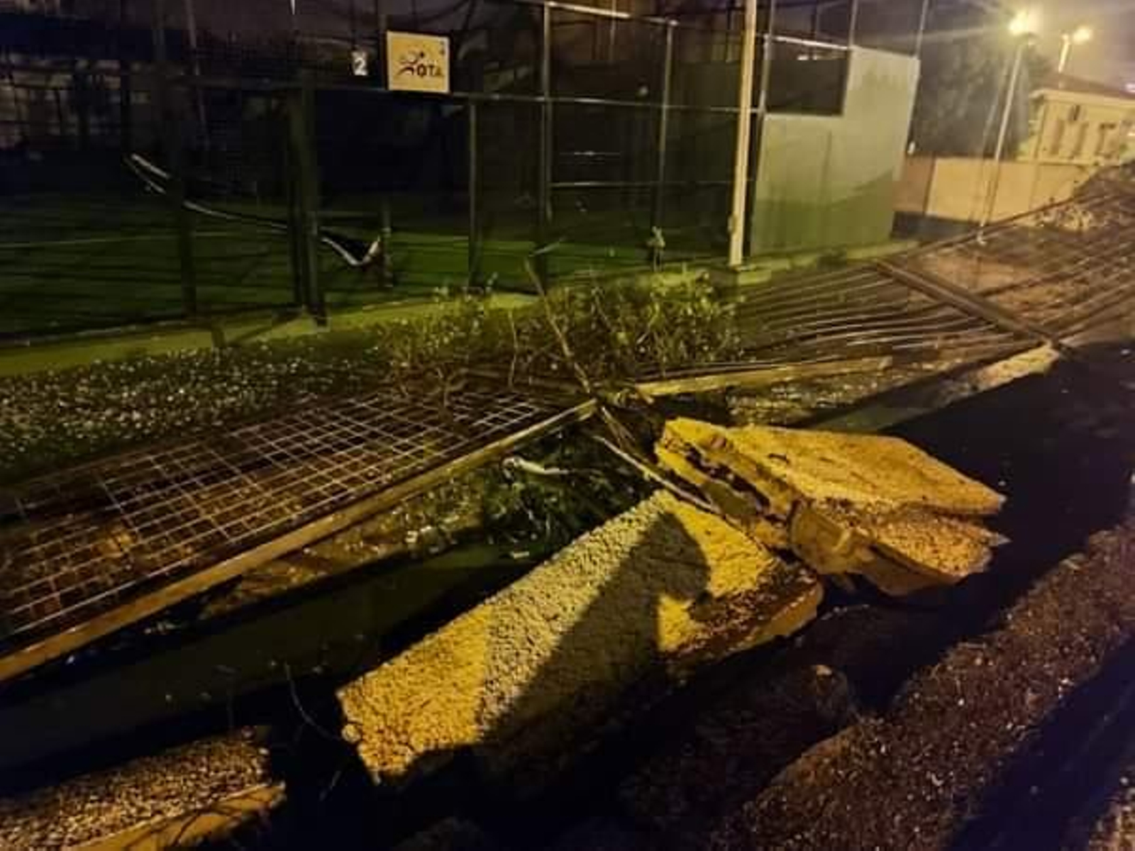 Imágenes de los destrozos causados en Rota por el tornado
