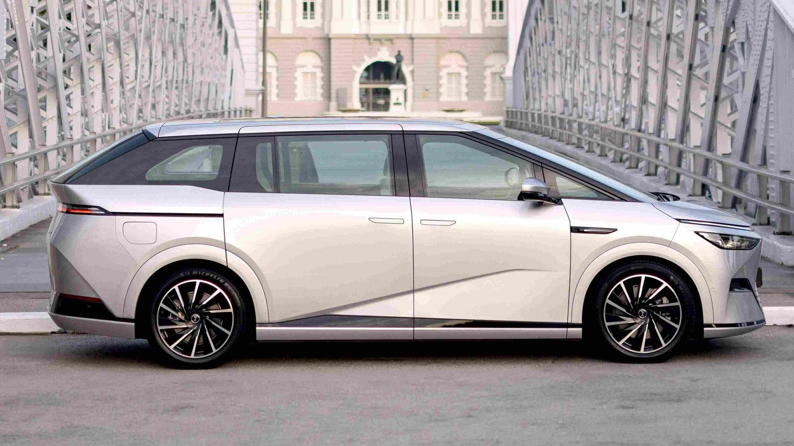 Lo último de Xpeng es este monovolumen eléctrico y de siete plazas, desarrollado a partir de la misma base que el resto de modelos de la marca. Lo último de Xpeng es este monovolumen eléctrico y de siete plazas, desarrollado a partir de la misma base que el resto de modelos de la marca.