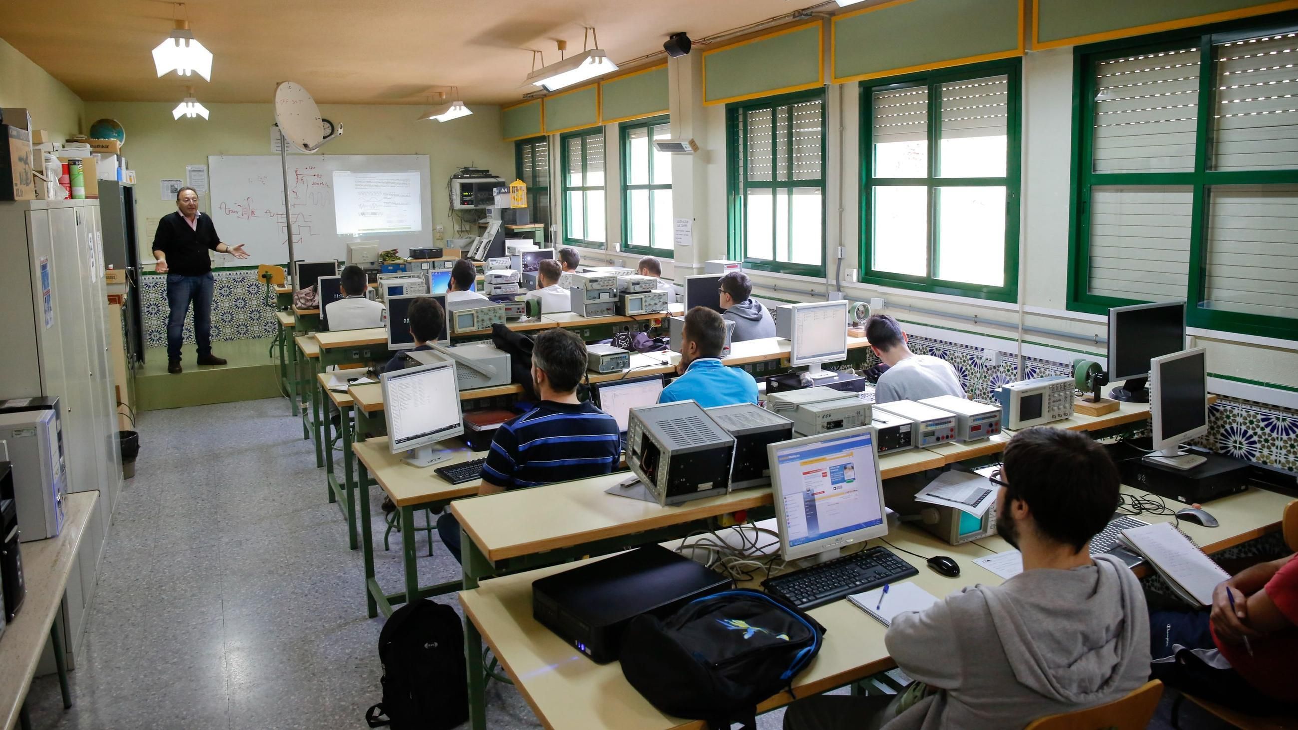 El Gobierno andaluz promoverá que la Fiscalía califique como atentado a la autoridad las agresiones a los profesores