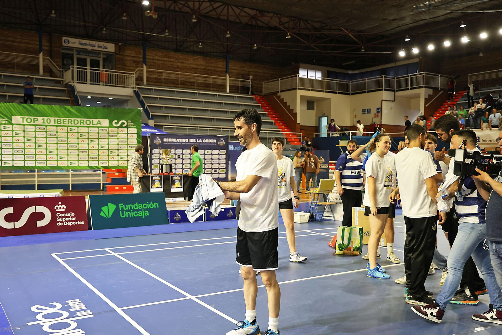 Imágenes de la final de liga de bádminton entre el IES La Orden y La RInconada
