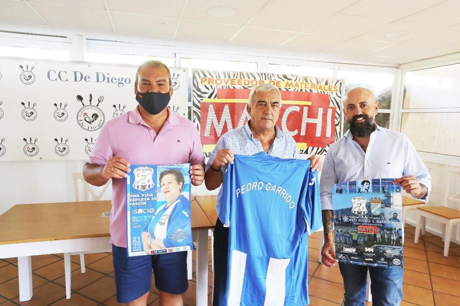 Javi Rivas, Manuel Queijo y Juan Luis Gil, en la presentación del Memorial Pedro Garrido.