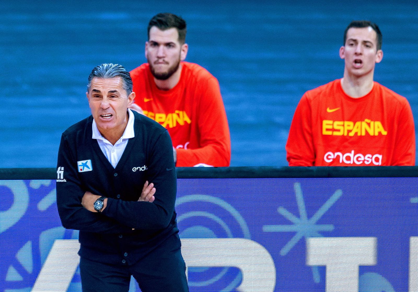 Sergio Scariolo da órdenes en un partido de la selección española