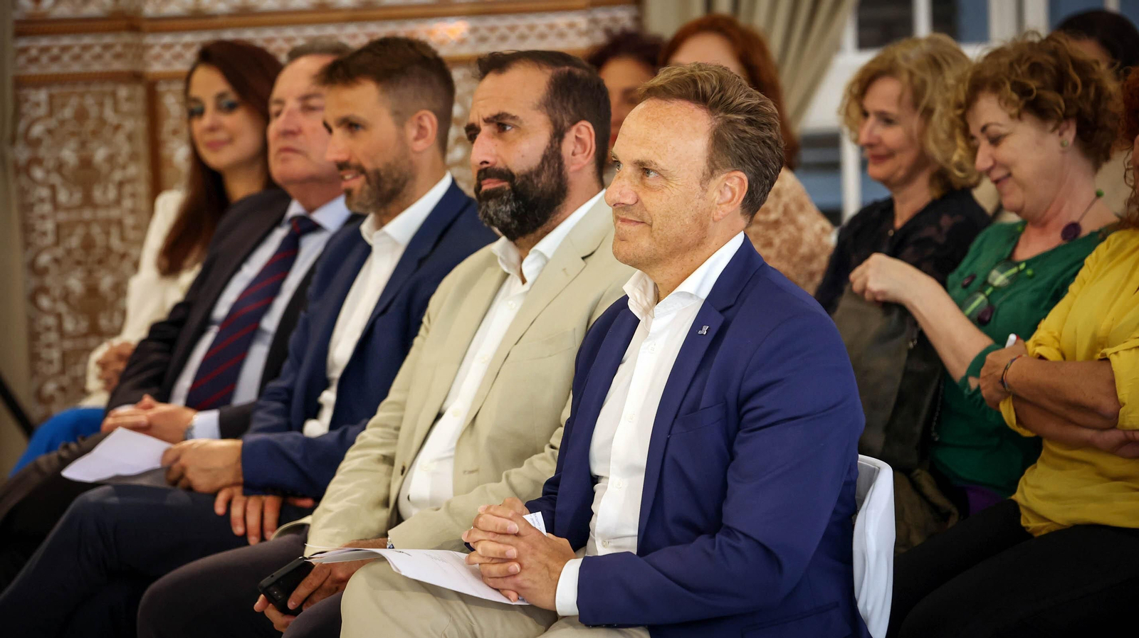 'Ayuda a domicilio, un trabajo esencial en clave femenina'