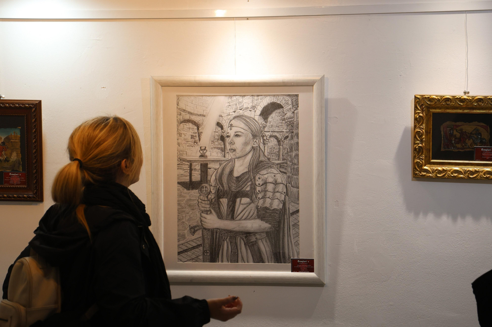 'Templarios', la exposición de Isabel Carrión en el Colegio de la Abogacía de Córdoba, en imágenes