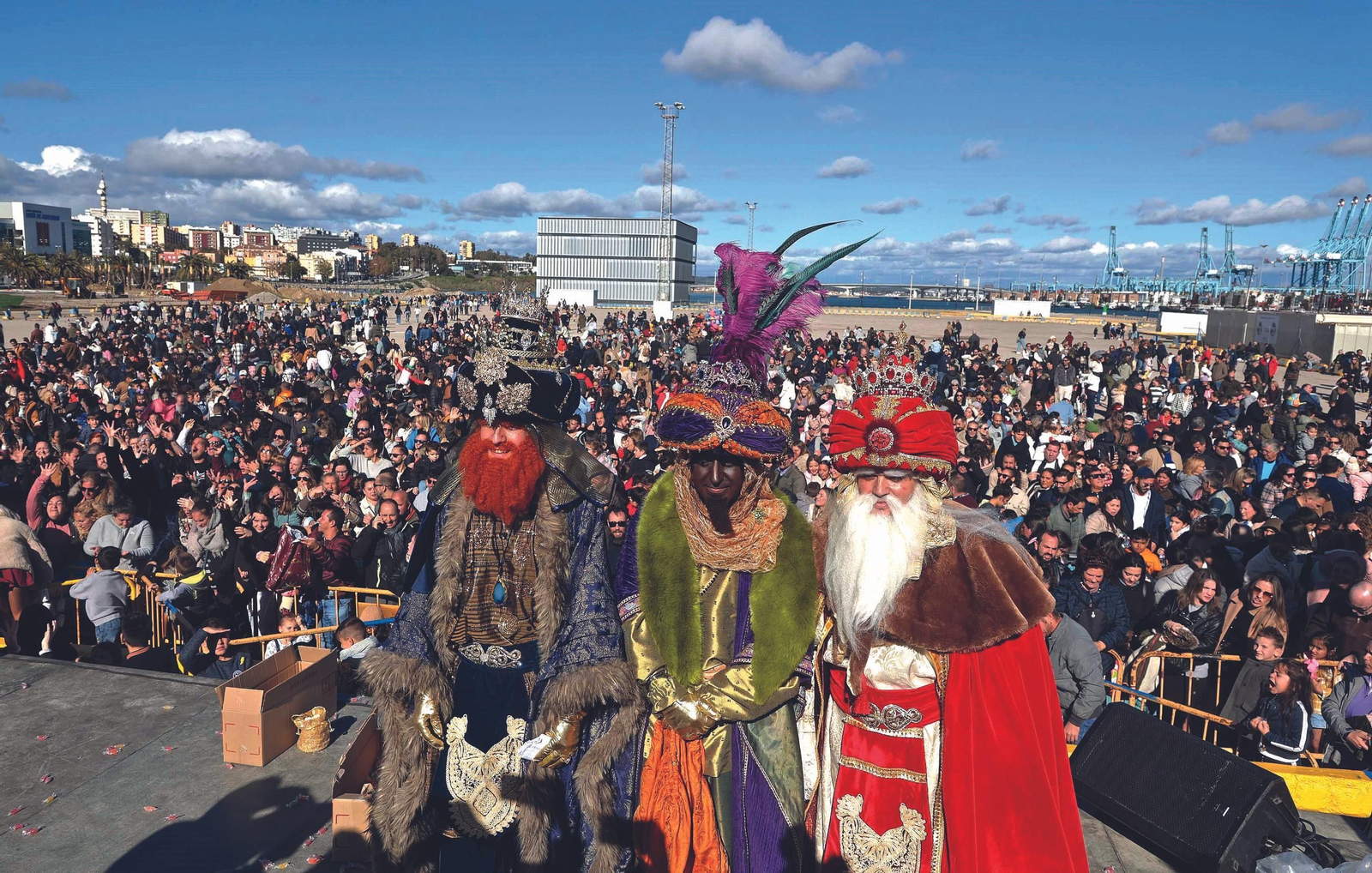Los Reyes Magos a su llegada a Algeciras.