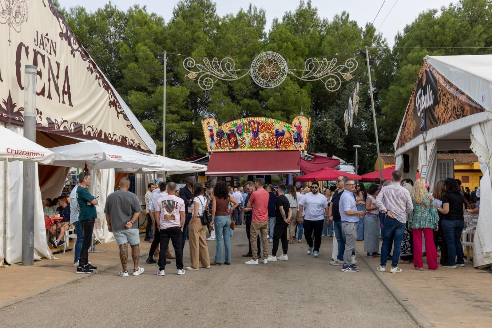 El ritmo no para en la Feria de San Lucas