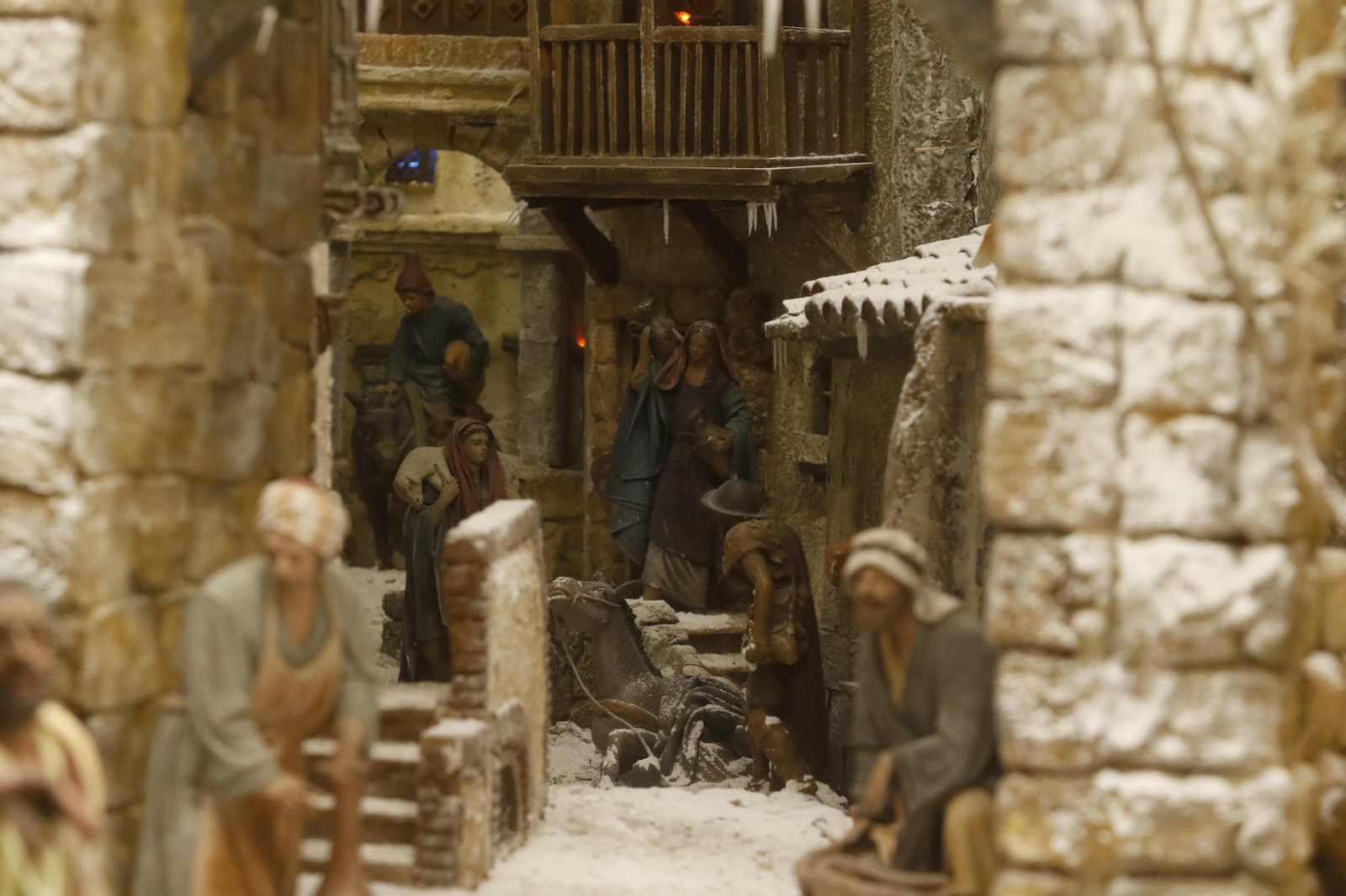 El belén de estilo nórdico de la Fundación Cajasol, en fotografías