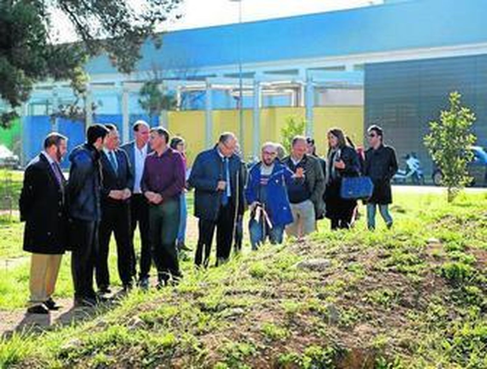 Responsables de la UCO, ayer en la inauguración del bosque.