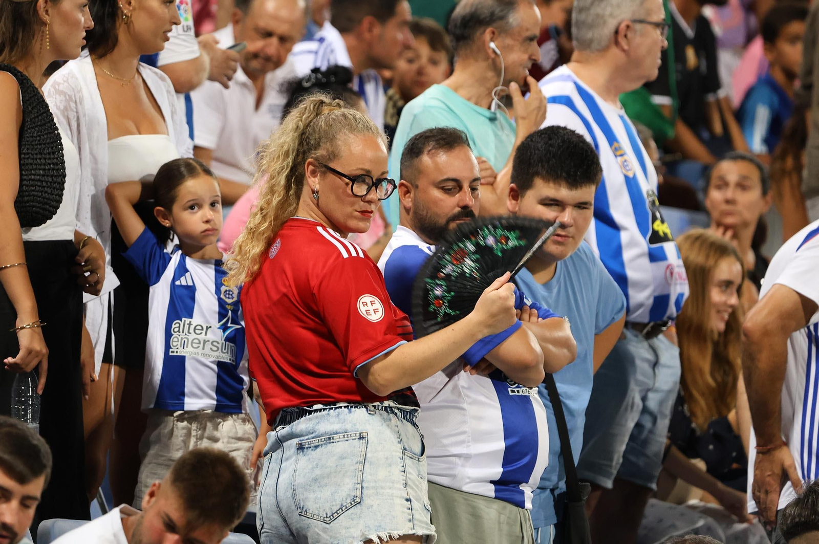 Búscate en las gradas del estadio en la celebración del Trofeo Colombino