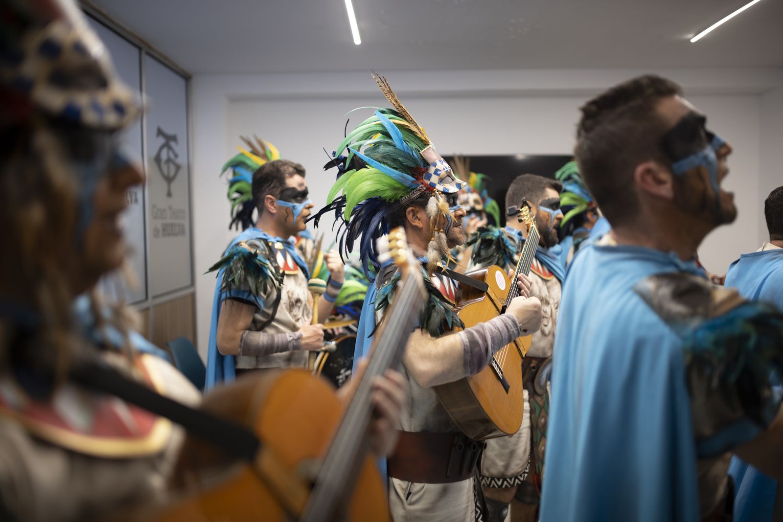 Imágenes de la actuación de la comparsa de Bollullos "El sacrificio" en el Carnaval Colombino