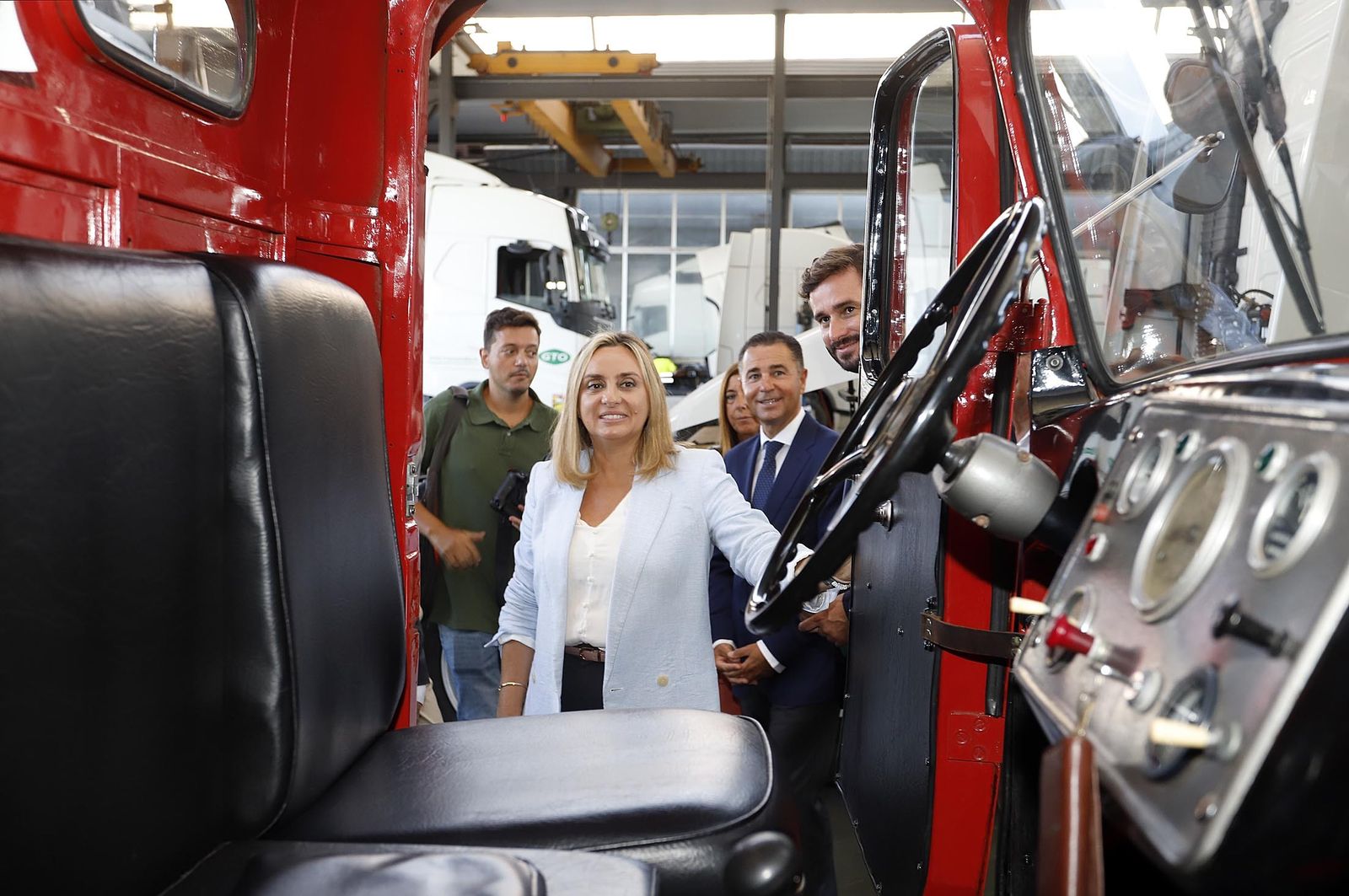 Imágenes de la visita de la consejera Marifrán Carazo a la empresa GTO en Niebla