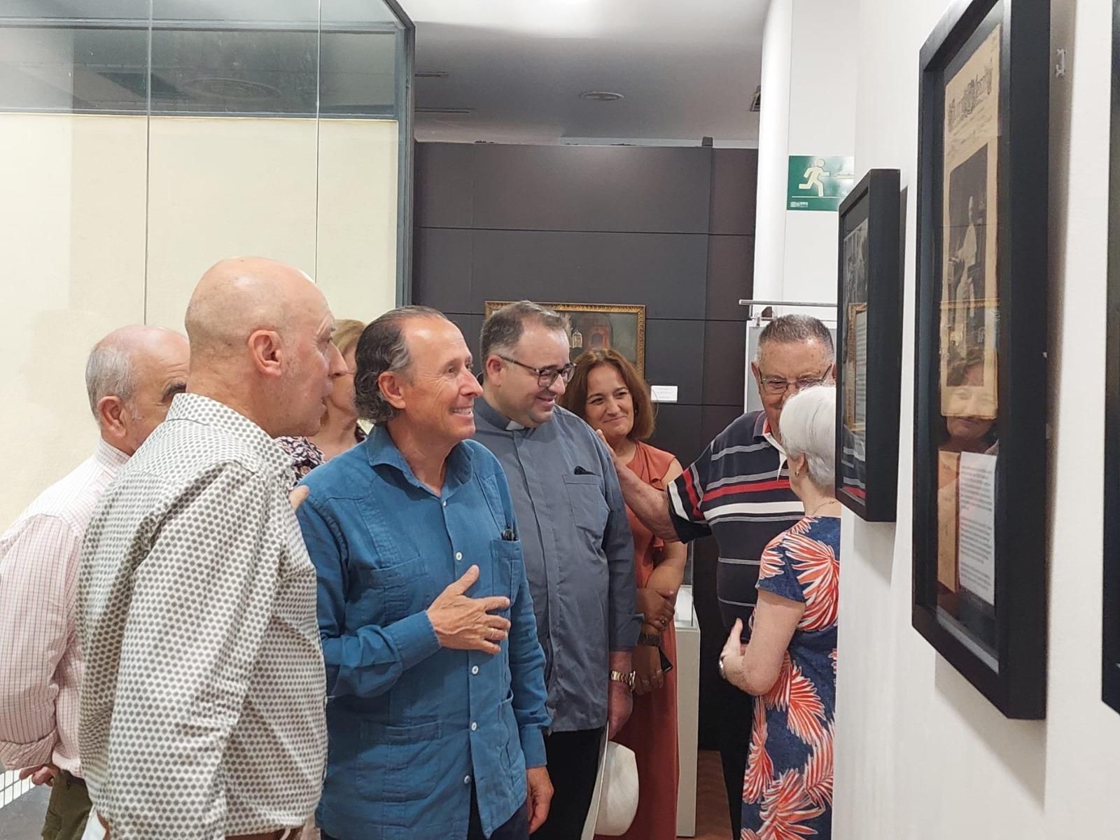 Un momento de la inauguración de esta muestra.