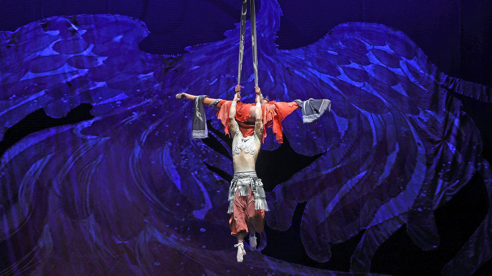 Imágenes del 'Gran Circo Acrobático de China' en el Teatro Villamarta