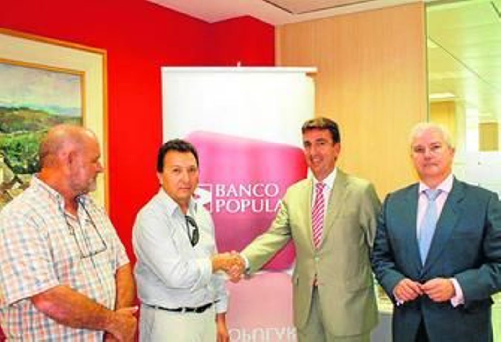 José Antonio Fernández, presidente de Feral, y Francisco Javier Lumbreras, director Regional de Almería, en la firma.