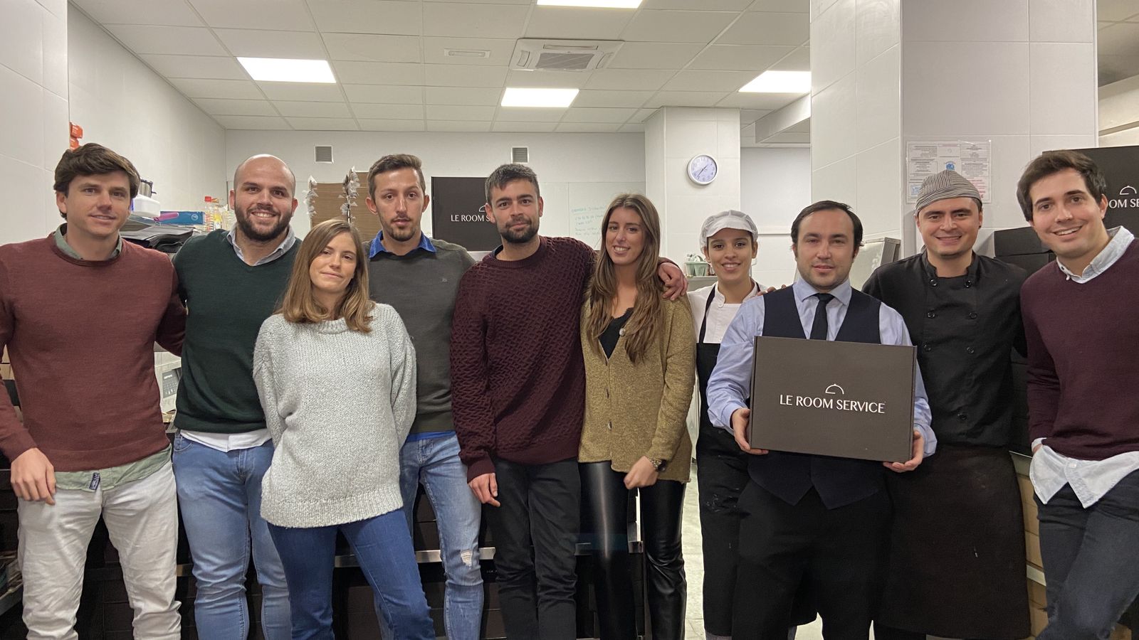 La plantilla de la empresa sevillana Le Room Service.