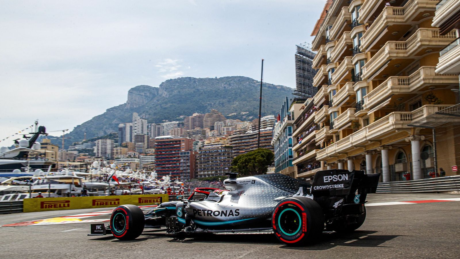 El Mercedes de Hamilton durante la clasificación.