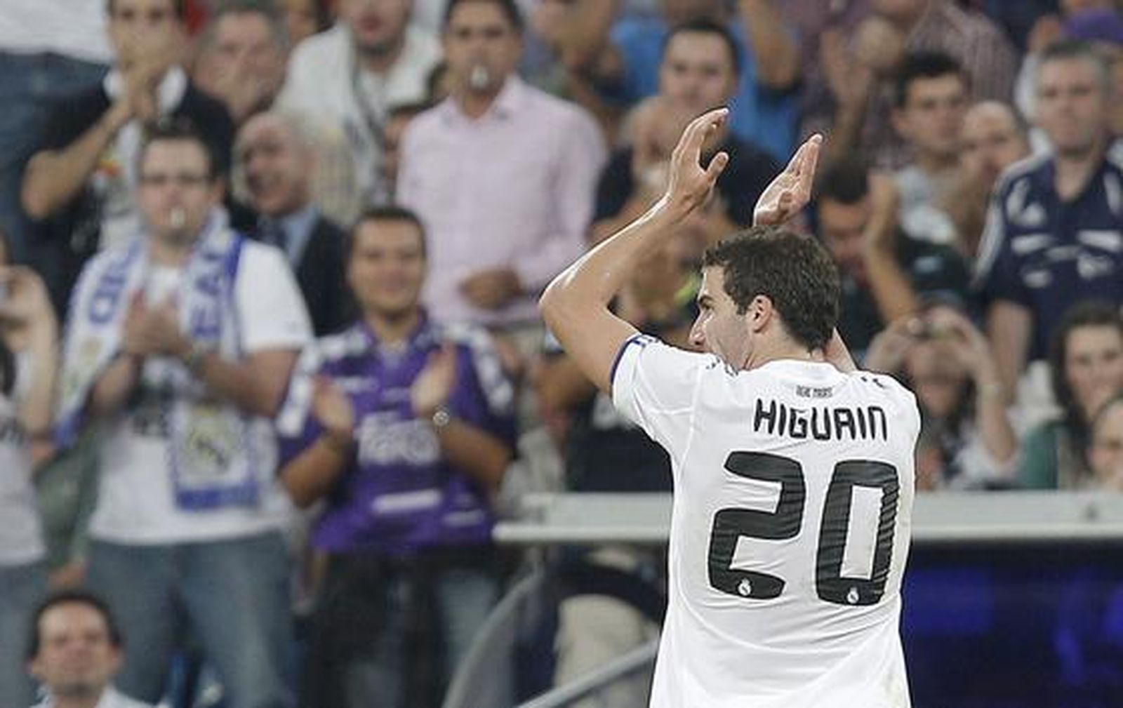 El Real Madrid gana al Espanyol en el Bernabéu. / EFE