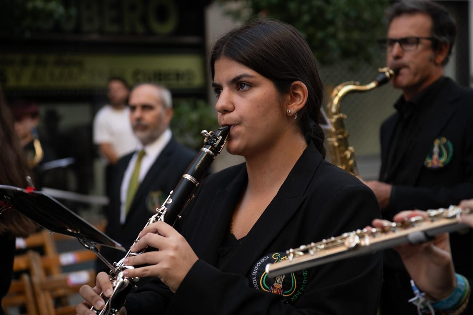 Una marea de devoción inunda Jaén al paso de la Magna, en imágenes