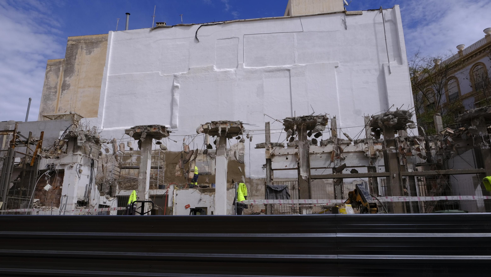 Las mejores imágenes del edificio de Correos demolido