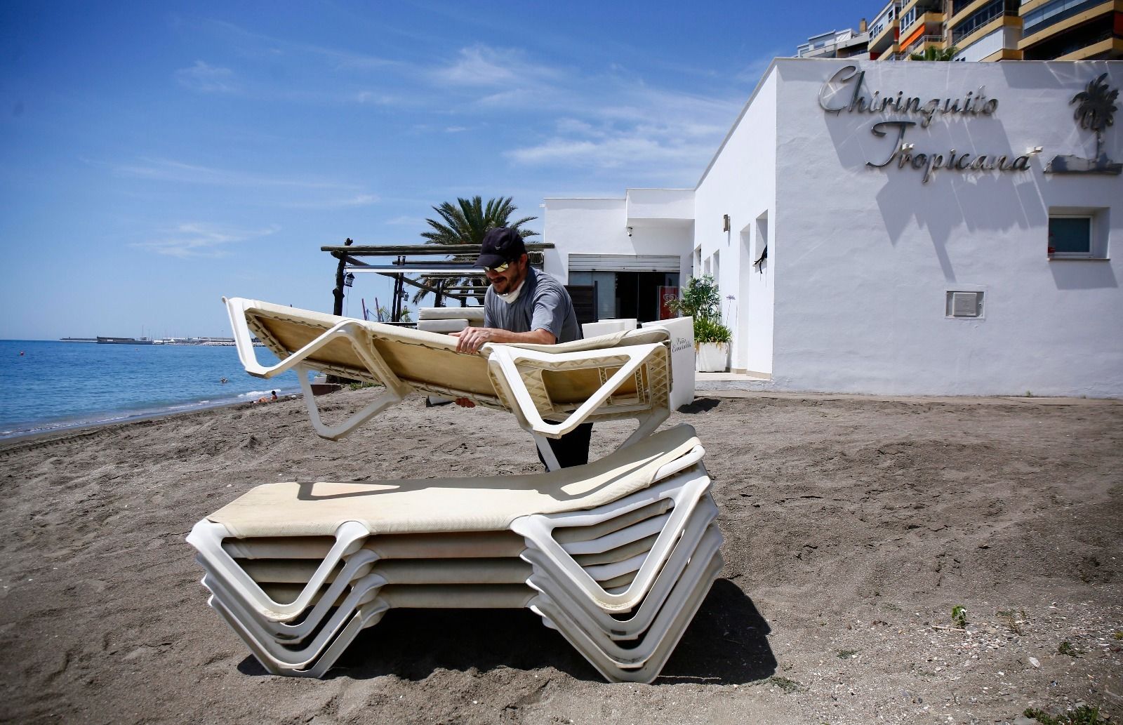 Los bañistas estrenan en las playas la fase 2