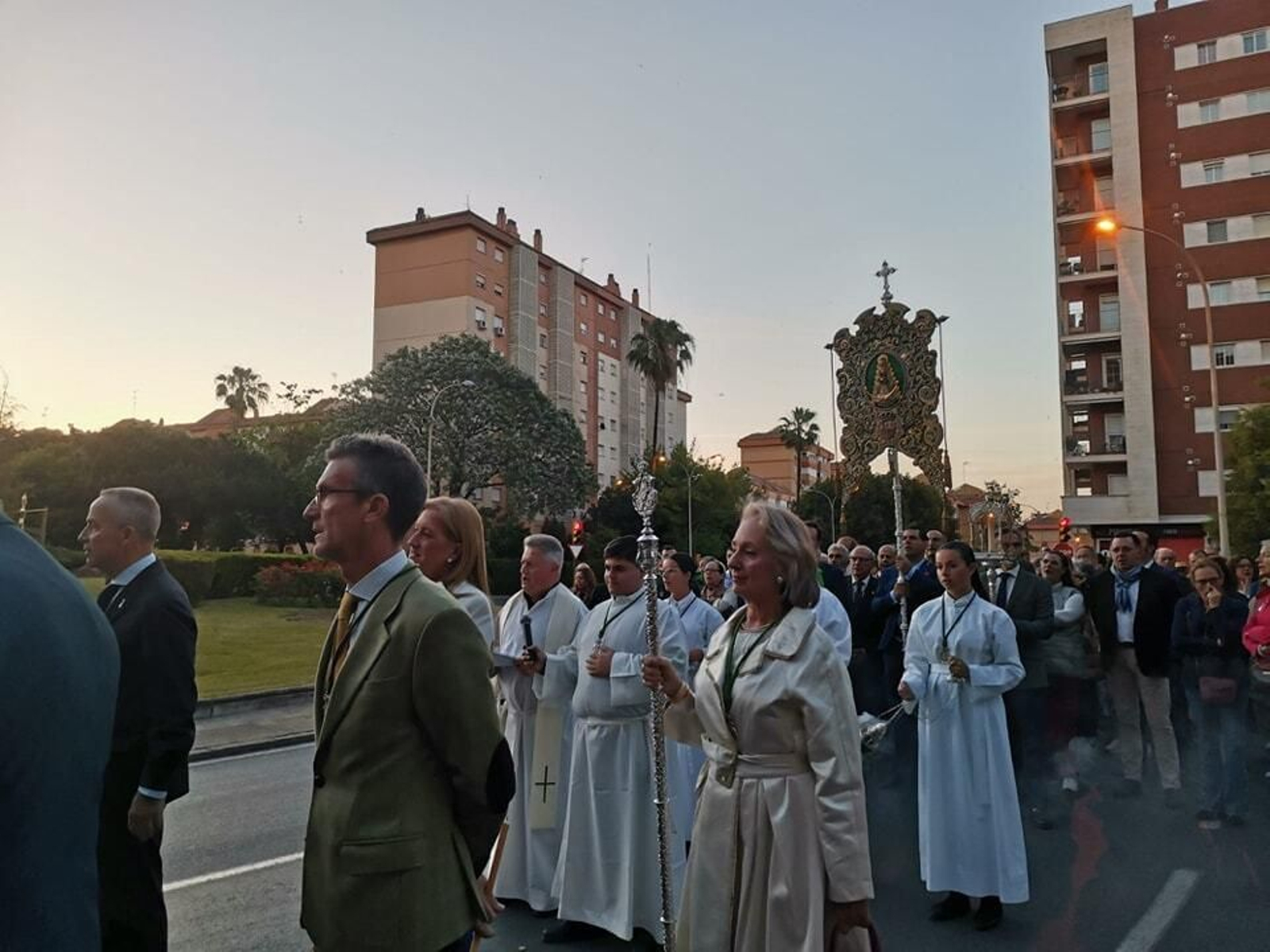 El Rosario de la Aurora de la Hermandad de Huelva, en imágenes