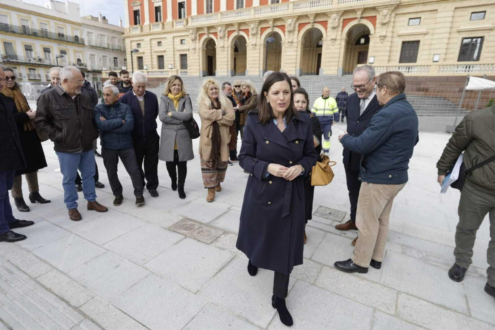 Imágenes de la visita a la Plaza del Rey para comprobar el resultado de las obras.