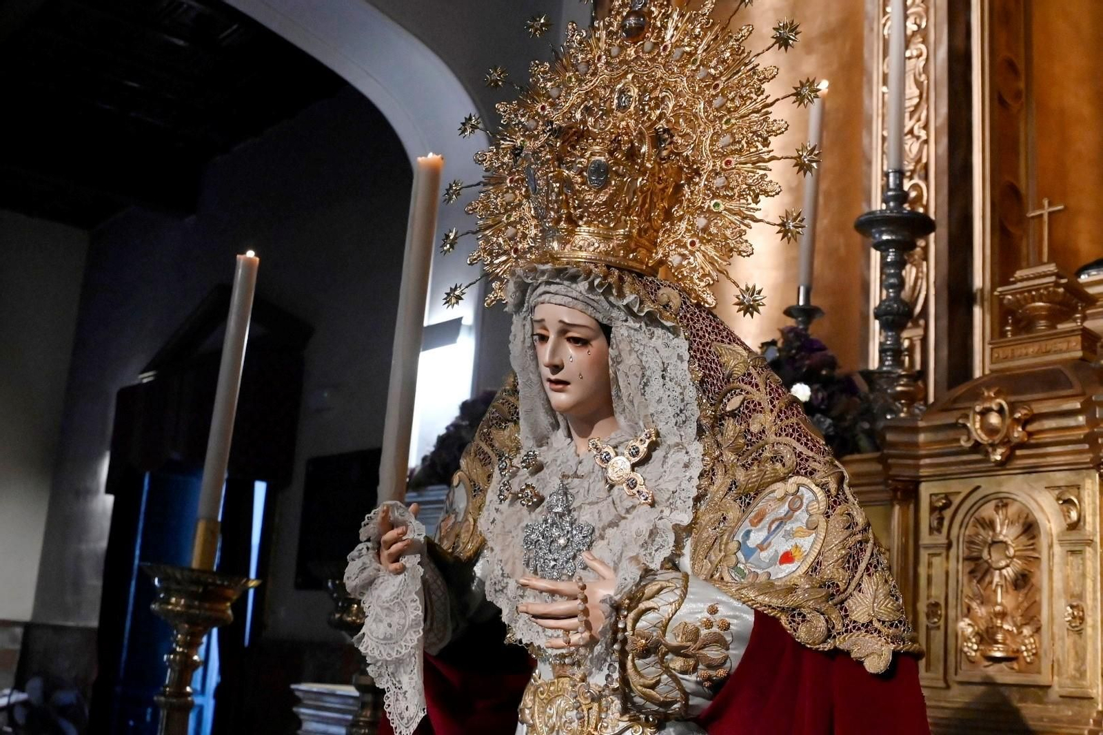 Las mejores fotos de la veneración de la Virgen de la Piedad de Córdoba tras su restauración Las mejores fotos de la veneración de la Virgen de la Piedad de Córdoba tras su restauración