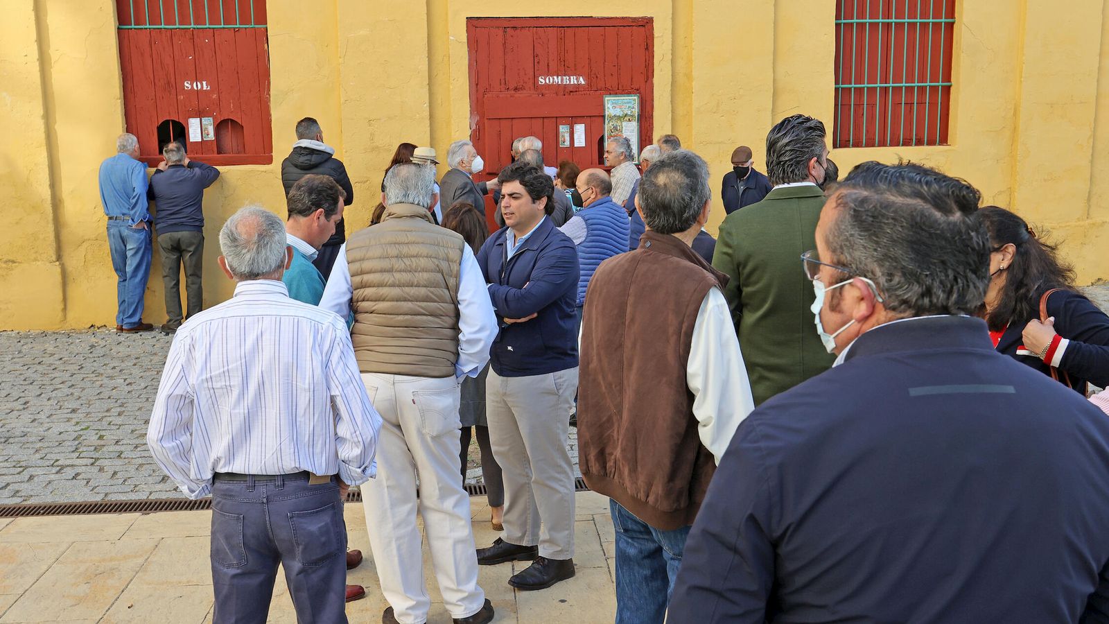 La venta de abonos ha empezado esta mañana en la plaza de toros de Jerez.