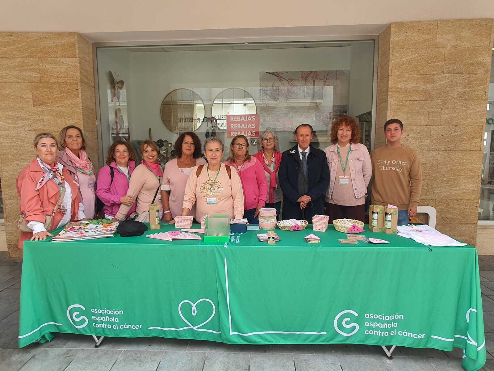 Participantes en esta mesa, junto al regidor municipal y el delegado de Salud