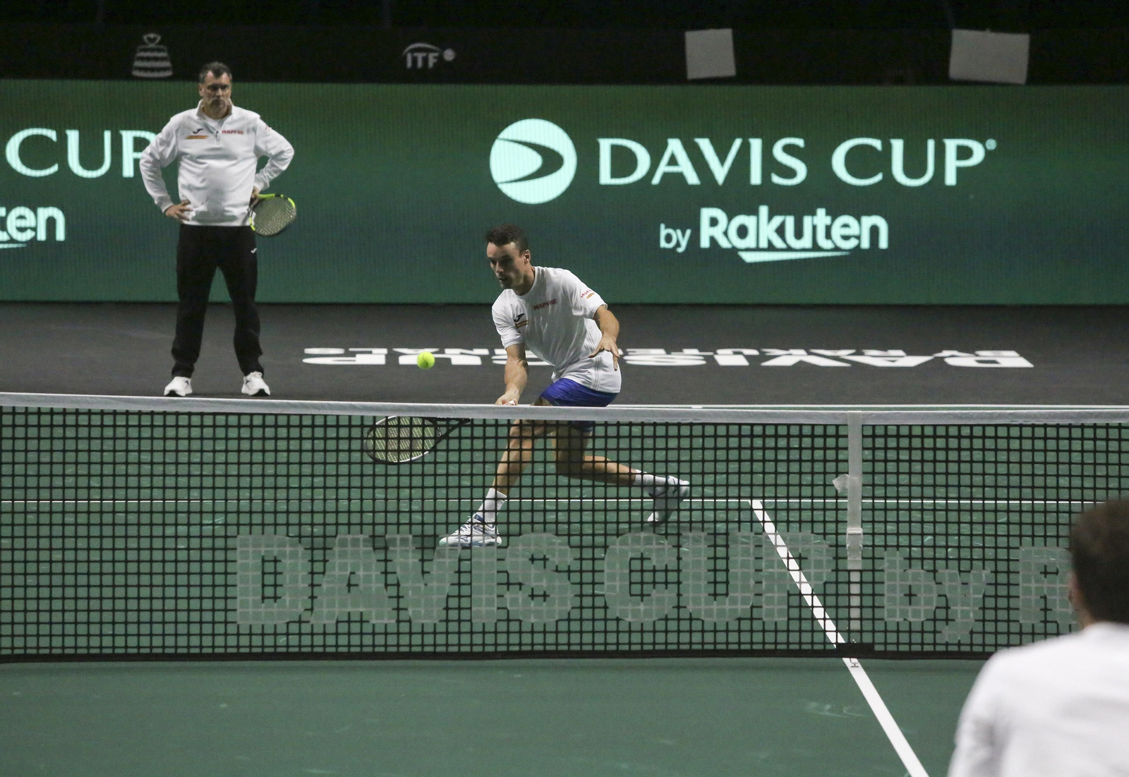 La metamorfosis del Carpena para la Copa Davis, con los jugadores sobre la pista ya