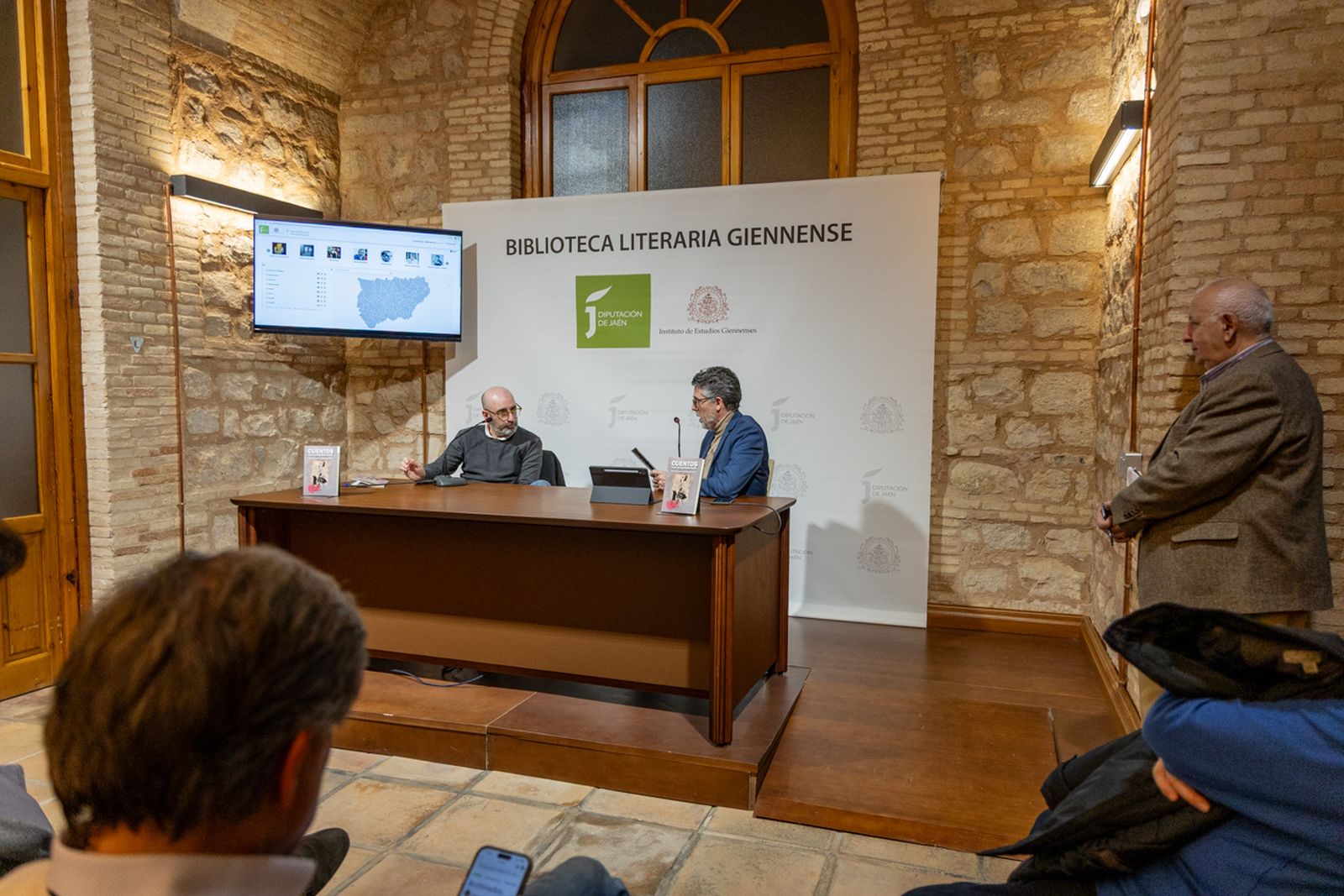 Presentación del libro 'Cuentos para un destierro digno' del autor jiennense Martín Paredes