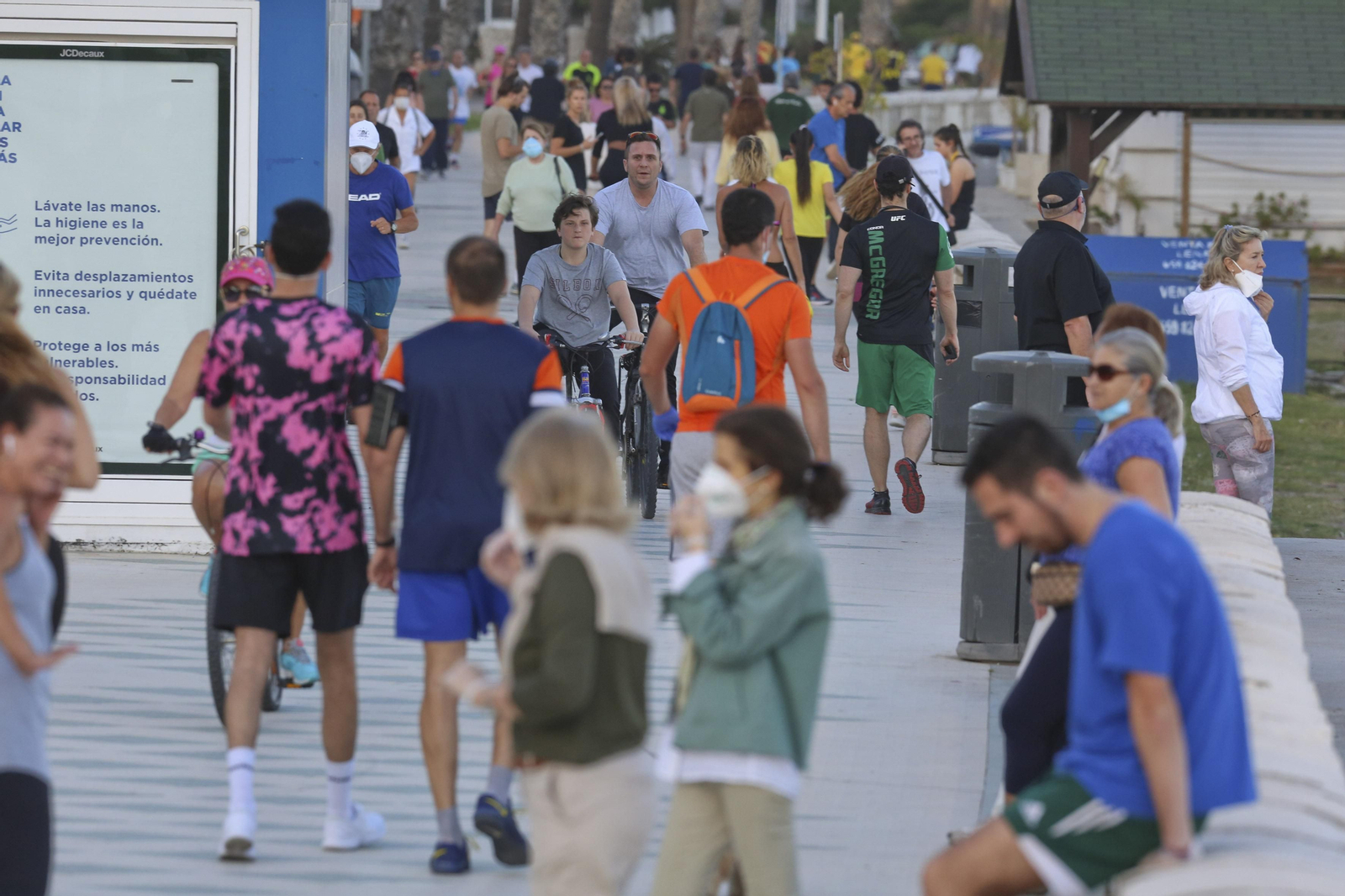 Las fotos de las concentraciones en el paseo marítimo de Málaga