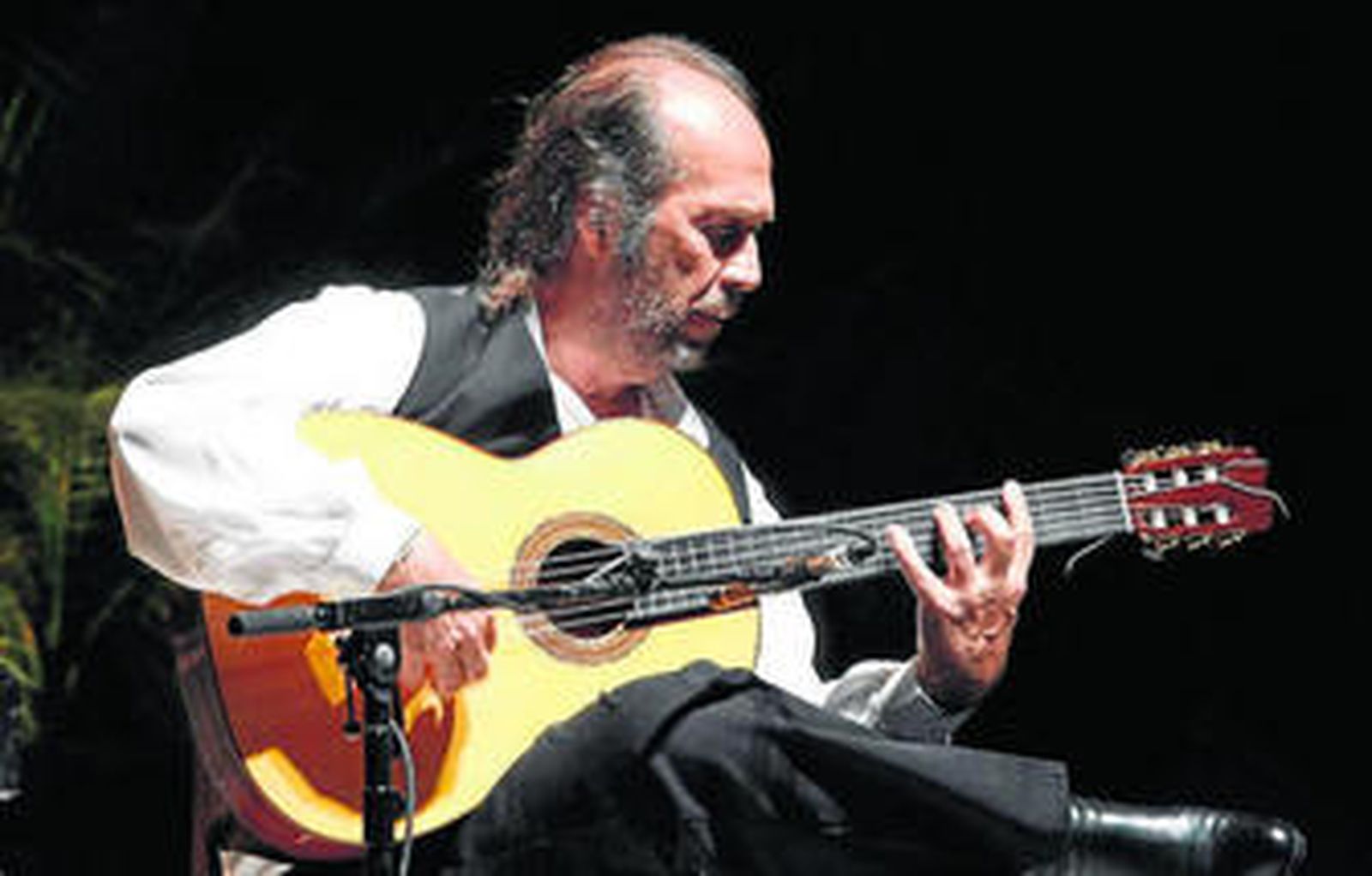 Paco de Lucía, durante un concierto.