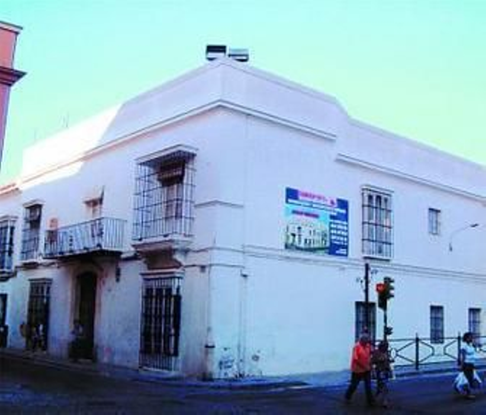 El edificio histórico al que se refiere la asociación Aula Gerión.