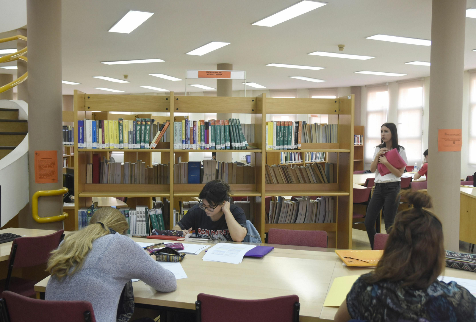 La alimentación sana y el descanso ayudan a la hora de estudiar