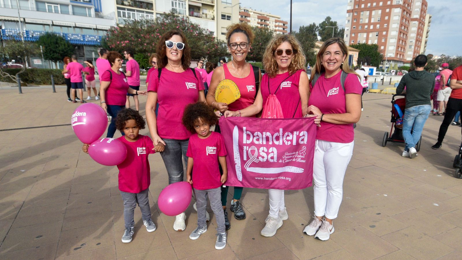 Las fotos de la Marcha contra el cáncer de mama en Algeciras