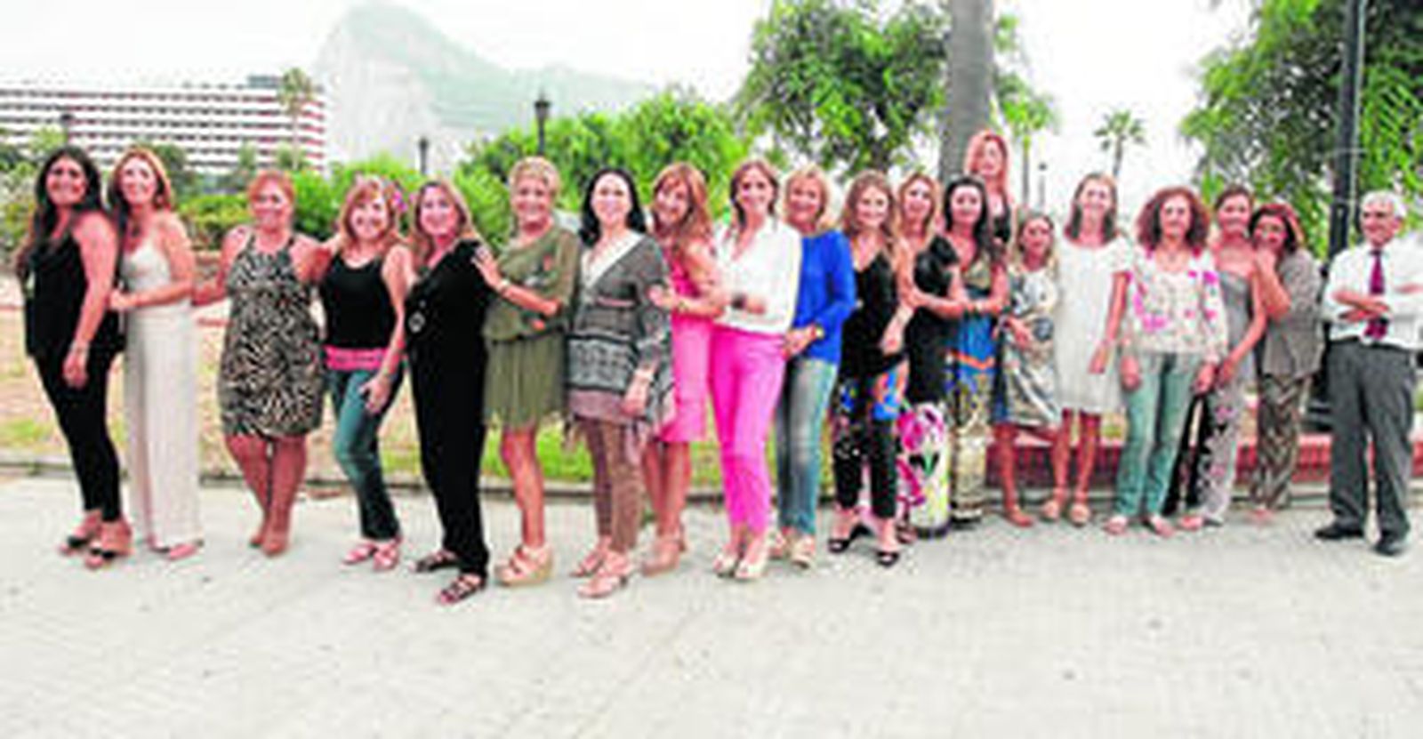Participantes en el reencuentro entre antiguas alumnas de Las Monjas, ayer.