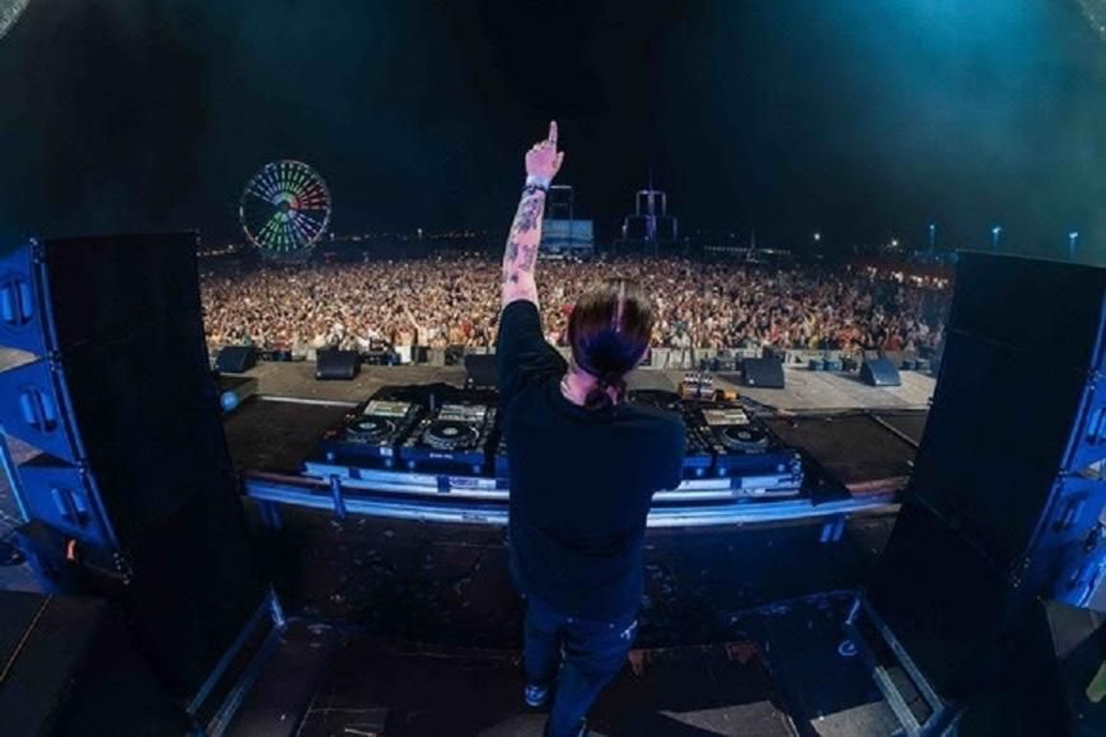 Miles de personas se dieron cita en la segunda jornada del Dreambeach.