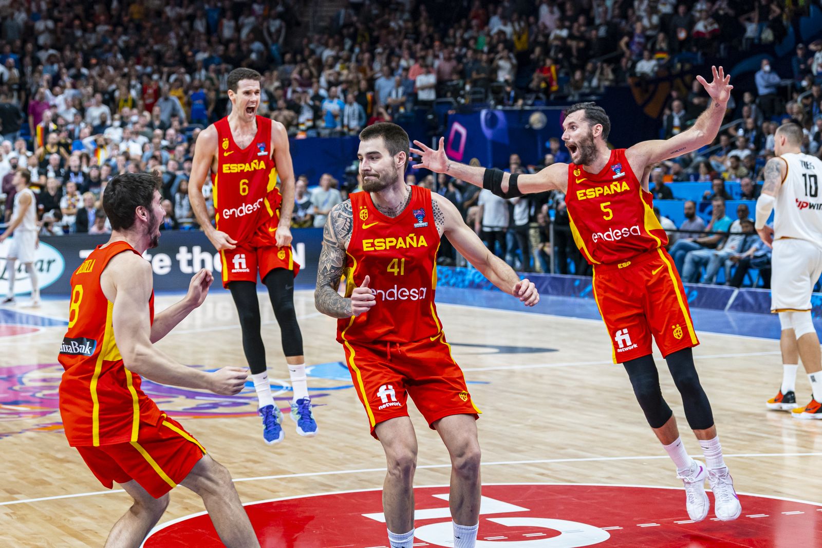 Las fotos de Darío Brizuela y Alberto Díaz en la victoria de España sobre Alemania en el Eurobásket