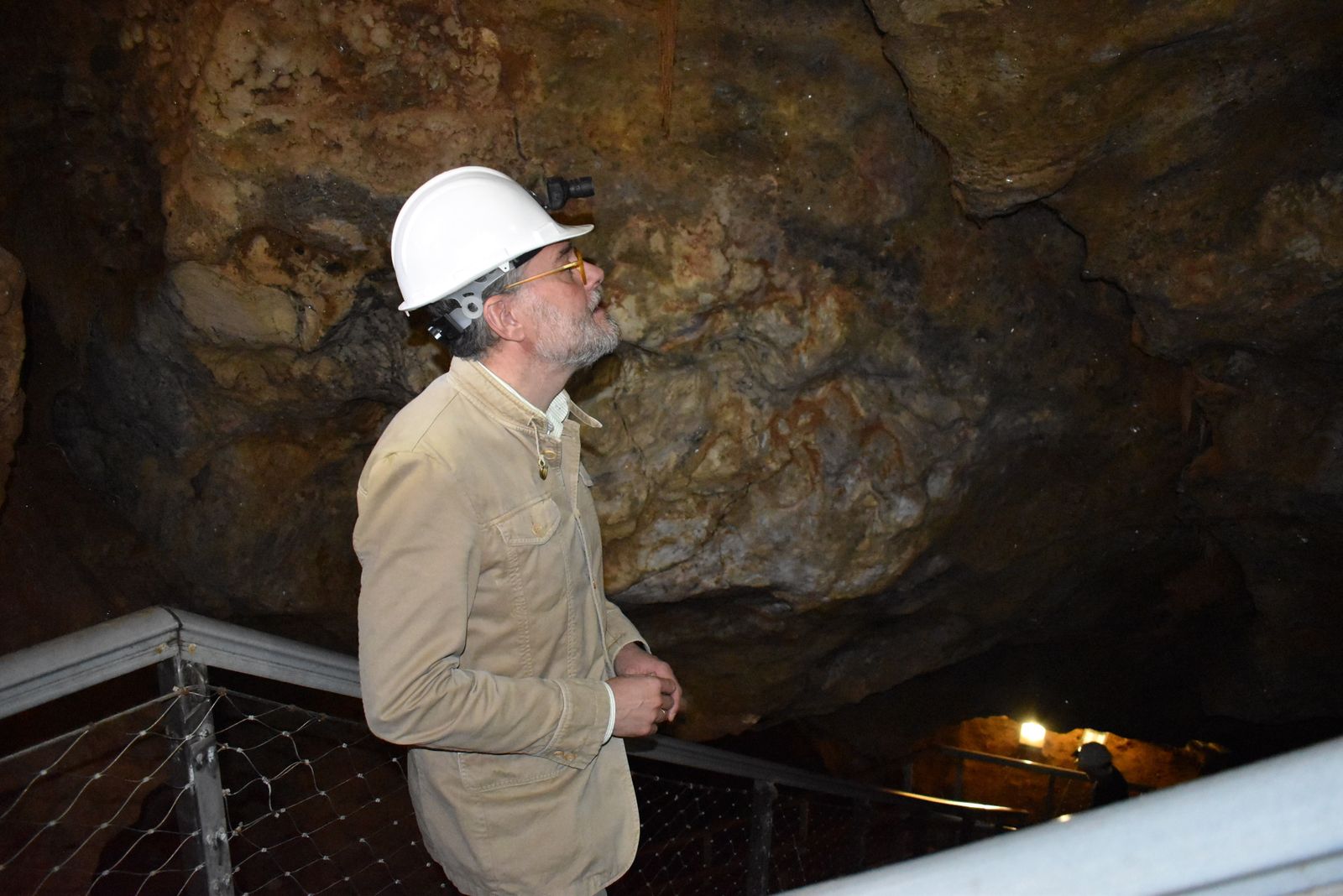Javier Vacas en la Cueva del Yeso de Baena.