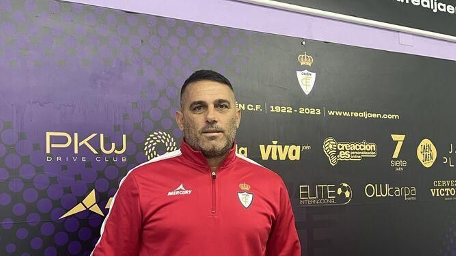 Emilio Fajardo deja de ser entrenador del Real Jaén.