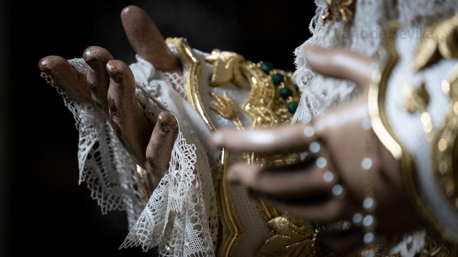 La veneración a la Virgen de la Esperanza Macarena, en imágenes