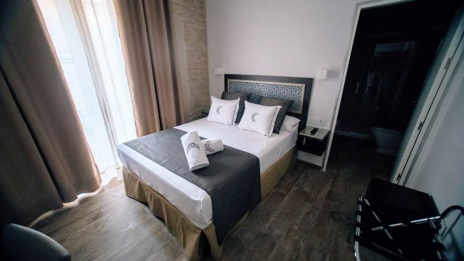 Las habitaciones dobles están ubicadas en diversas plantas y todas son diferentes