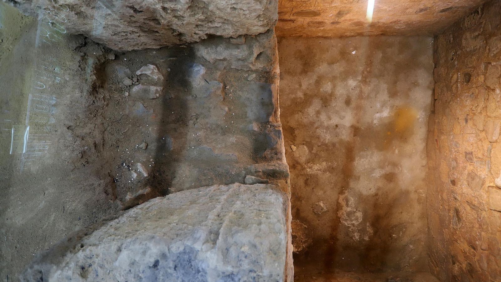 Detalle de los restos arqueológicos de la Plaza de San Pedro.