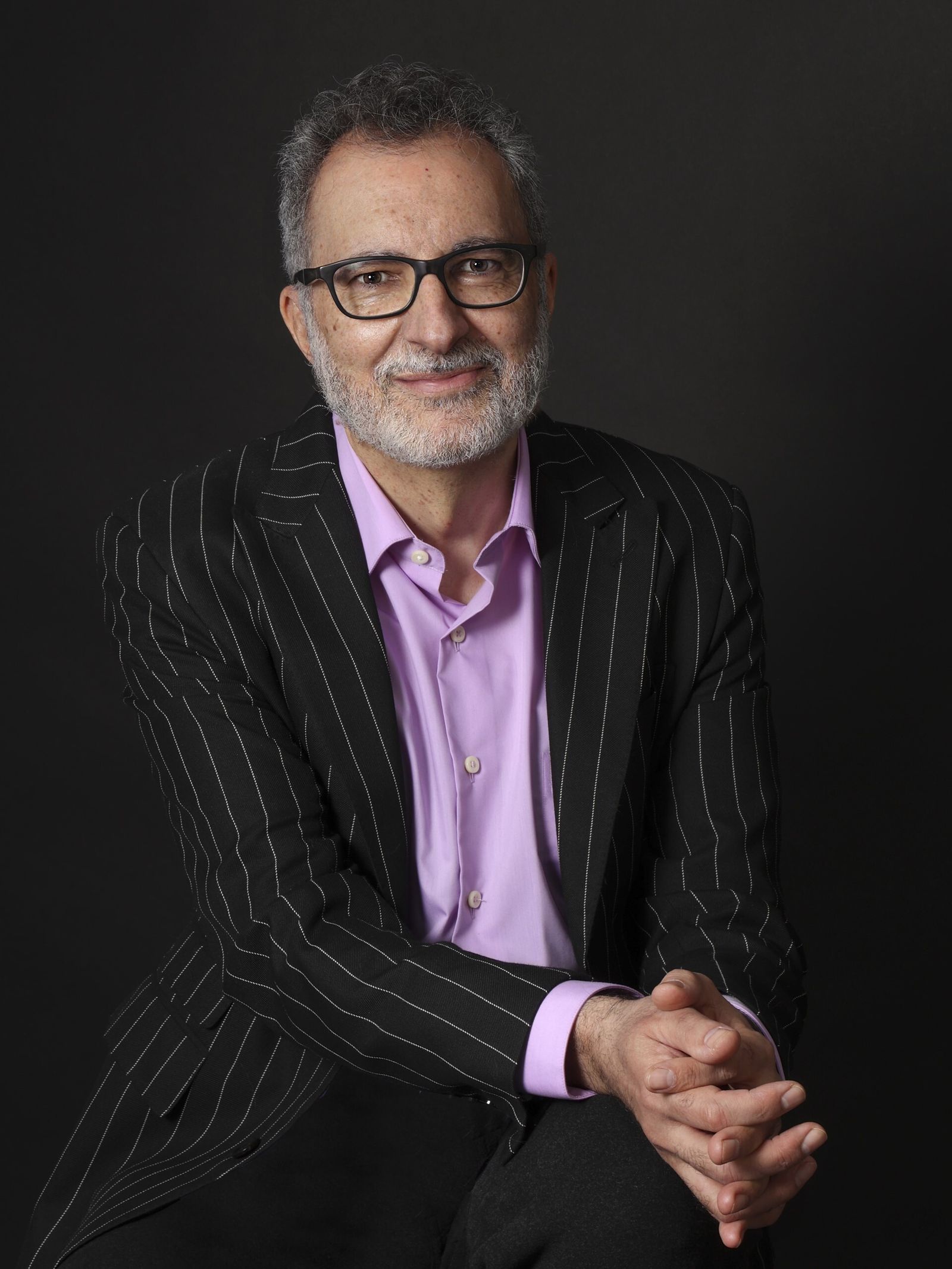 El escritor Eloy Tizón presenta su obra en Granada.