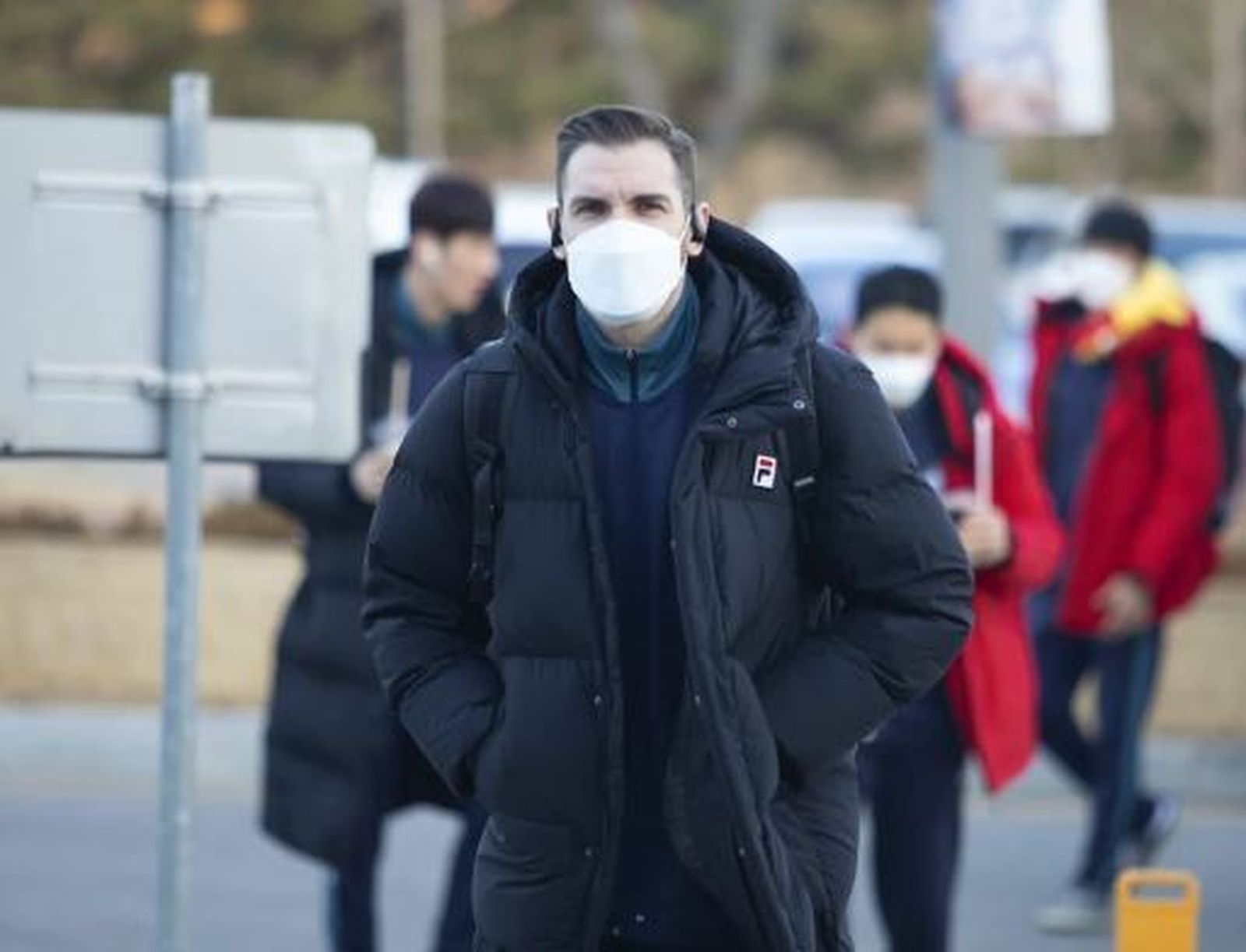 El sanroqueño Villena, con su mascarilla.